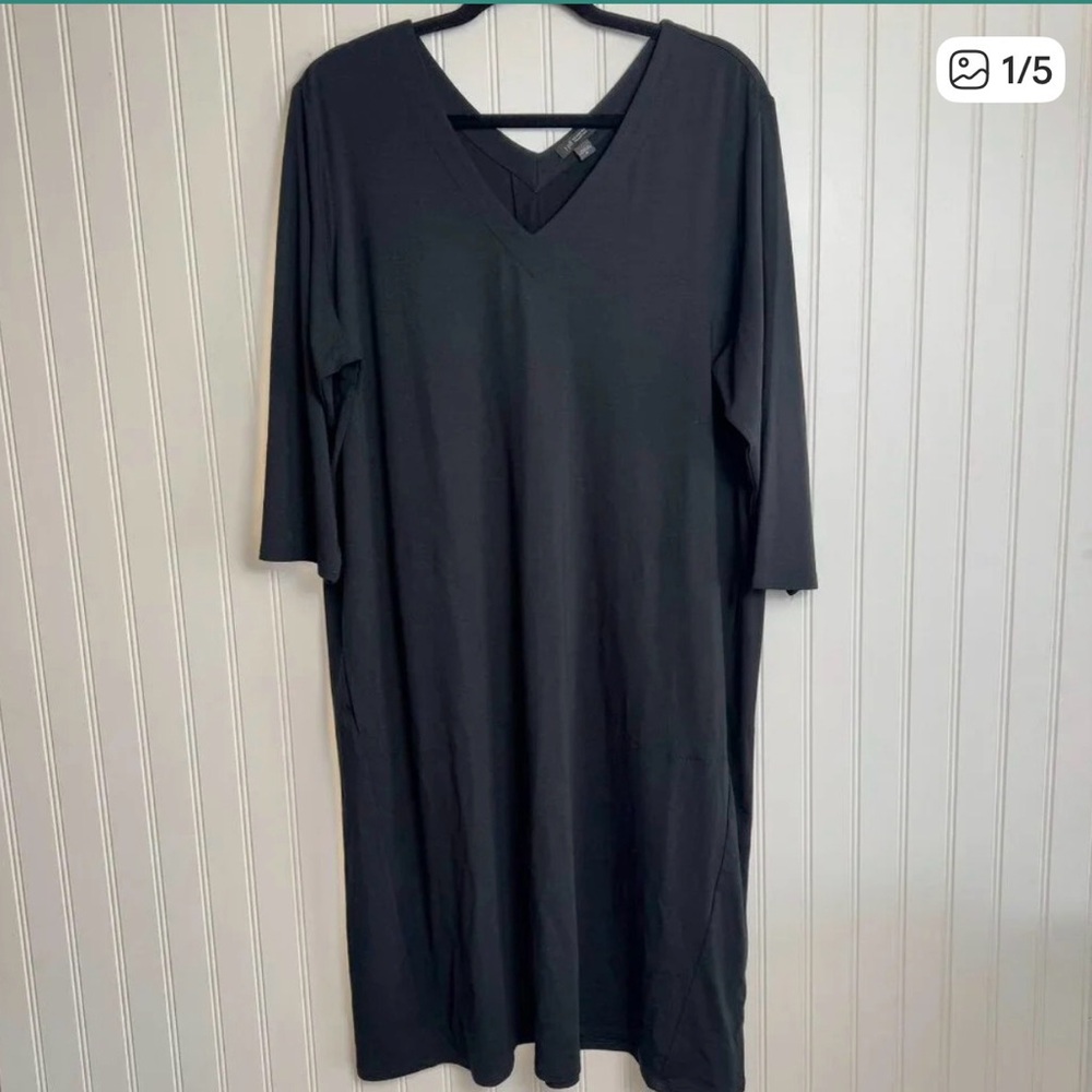 J. Jill Black V-Neck Flowy Midi Dress